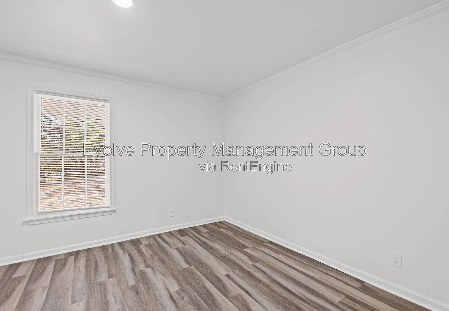 4 bed, 2.5 bath, 2105 sqft, $2,095 — Photo 4