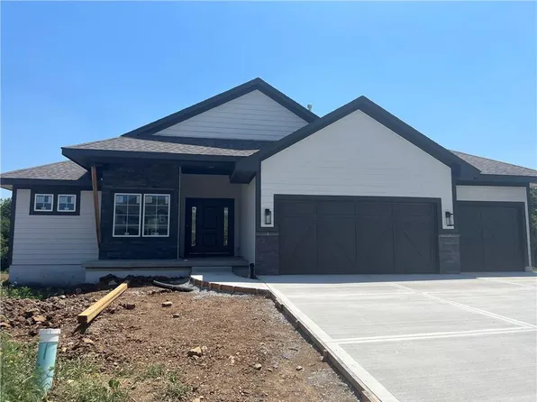 2736 W Loula St, Olathe, KS 66061