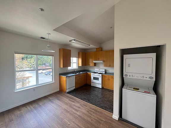 3rd image of 1020 Gravenstein Ave #210