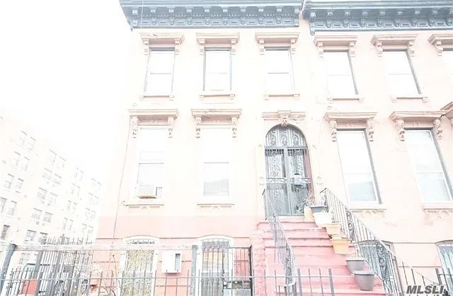 Building Photo 3