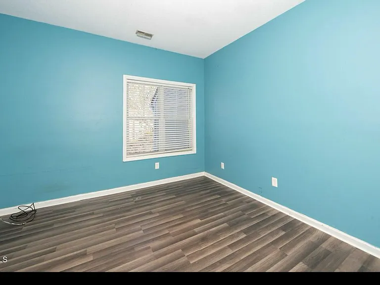 Winterpointe Ln — Photo 12