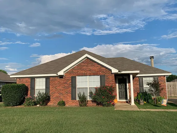 552 McDonald Dr, Wetumpka, AL 36092