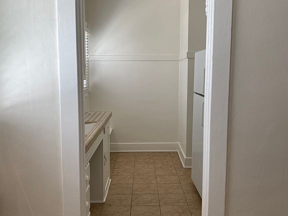 3rd image of 1441 Edgecliffe Dr APT 26