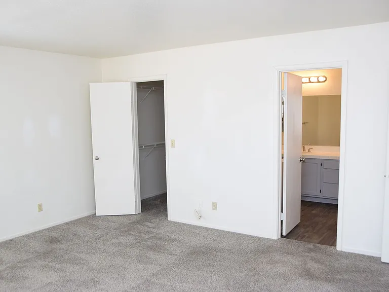 1360 Pacific Terrace Dr — Photo 21