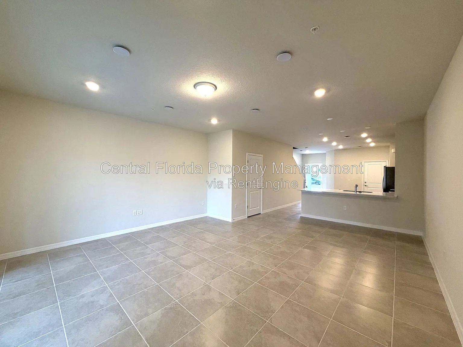 3 bed, 2.5 bath, 1699 sqft, $2,500 — Photo 4