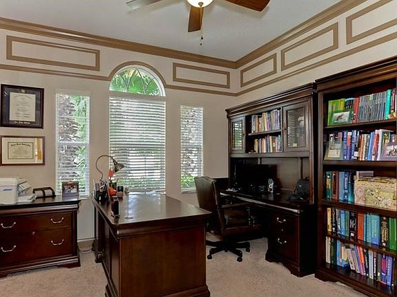 Office w/crown molding/wood accent trim