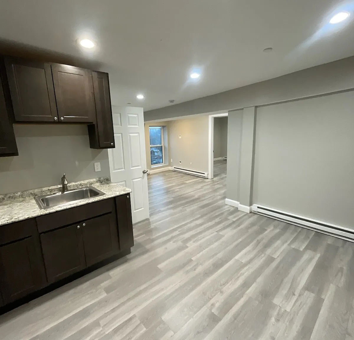 1 bed, 895 sqft, $1,550 — Photo 1