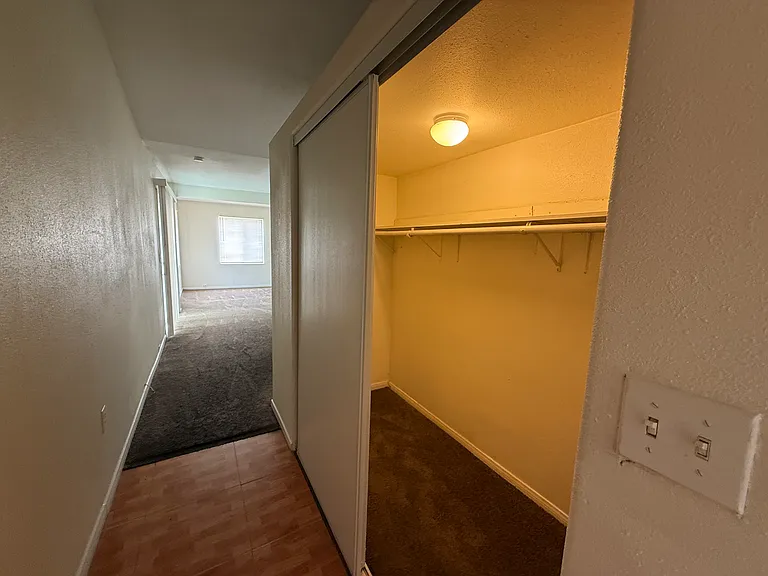 25210 Hazelwood Cir — Photo 10