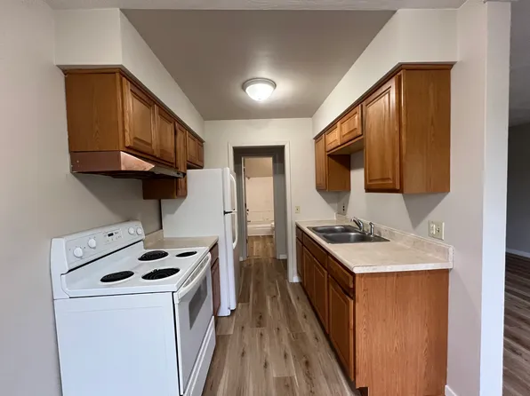 117 W Church St, River Falls, WI