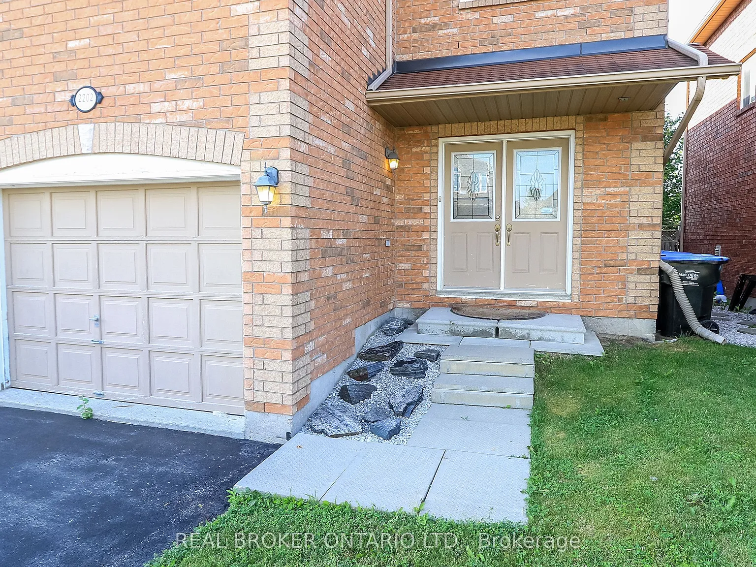 3 bed, $2,800 — Photo 2