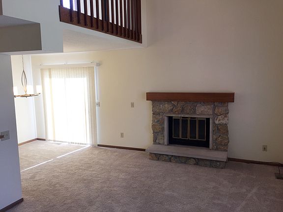 Living Rm w wood fireplace