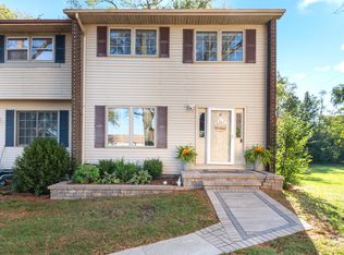 8 E Washington Ct, Plainfield, IL 60544