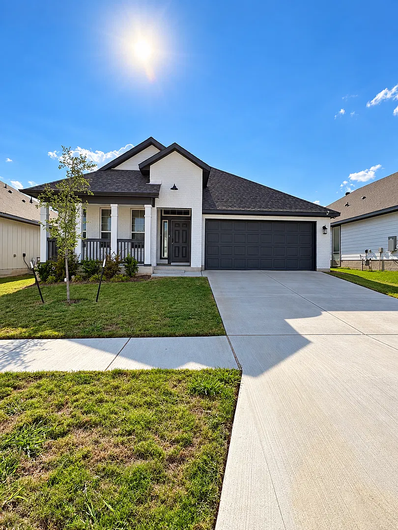 Stunning 3 bedroom in new subdivision — Photo 1