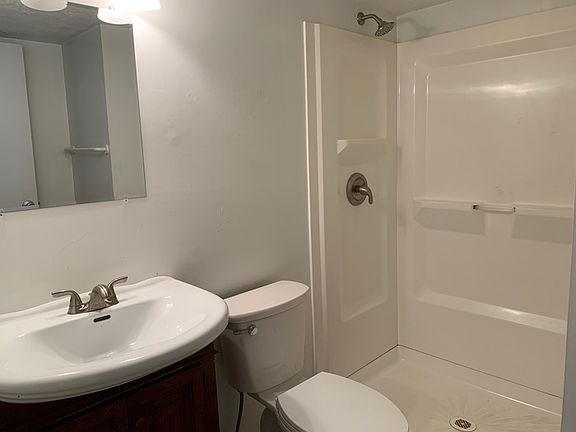 4th image of 2780 Spruceway Dr