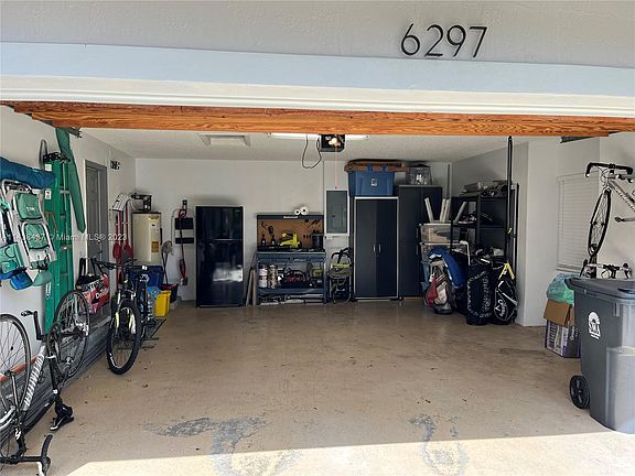 3rd image of 6297 Old Medinah Cir