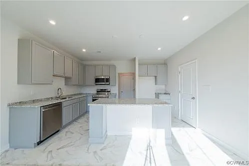 14407 Hancock Towns Dr — Photo 2