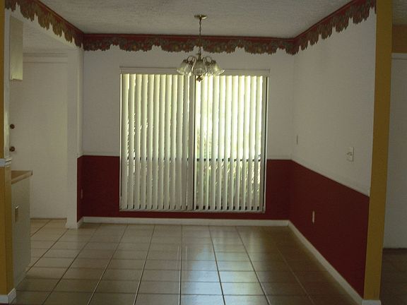 4th image of 2352 Windsor Oaks Ave