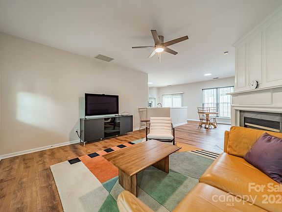 5th image of 3503 Laurenhurst Ln