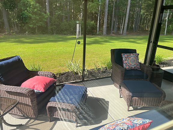 Lanai on wooded lot