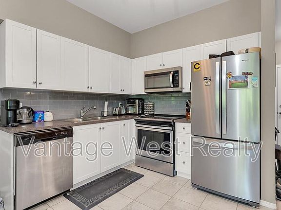 4th image of Country Club Dr #2205