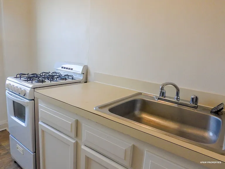 1544 E Broad St — Photo 53