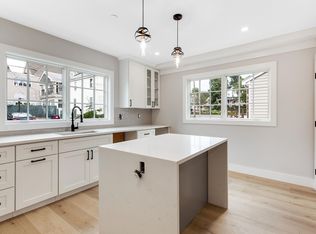 8 Crystal St FLOOR 2, Melrose, MA 02176