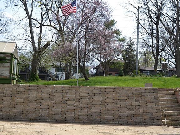 4th image of 605 Westchester Park Dr
