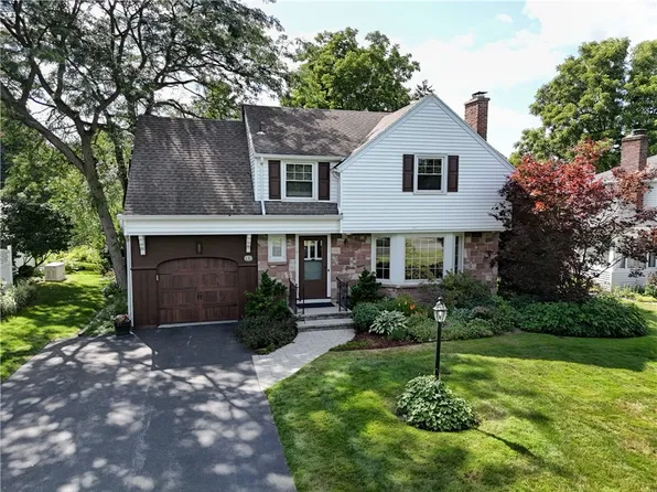 132 Ridgemont Dr, Rochester, NY 14626