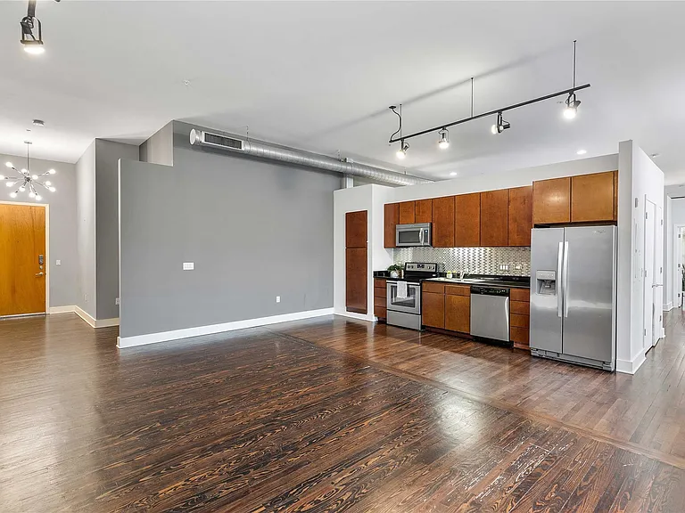 1312 Live Oak St #215 — Photo 2