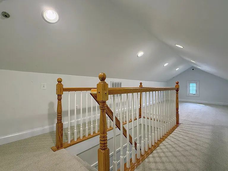 513 Schuyler Rd — Photo 23