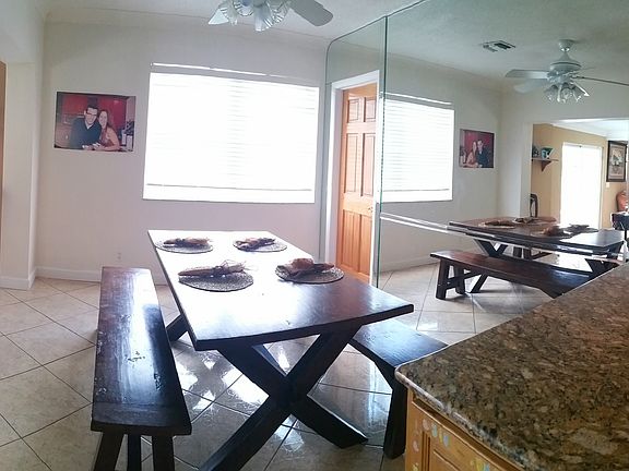 4th image of 471 SE 15th Ave