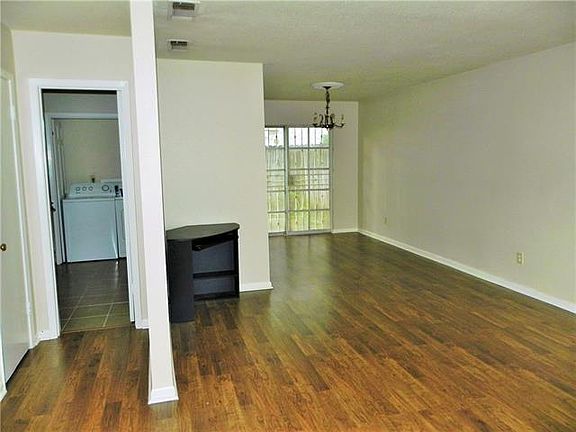 2nd image of 7200 Oak St #B