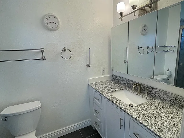 1362 E Oak Ave — Photo 13