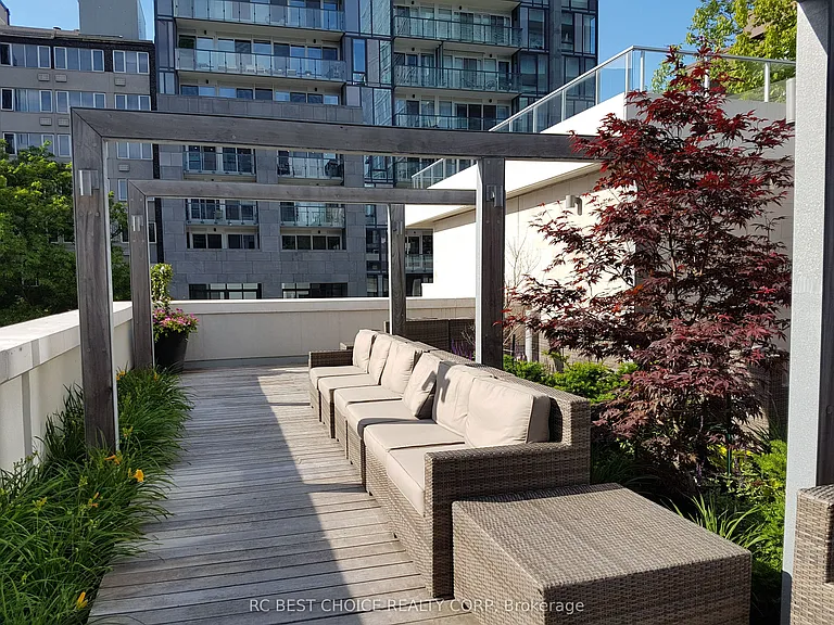 170 Avenue Rd #405 — Photo 39