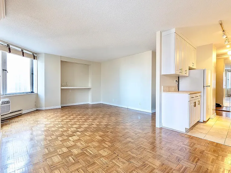 1623 3rd Ave #14D — Photo 2