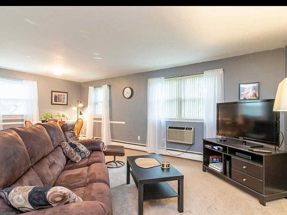 5th image of 61 Llanfair Rd Unit C4