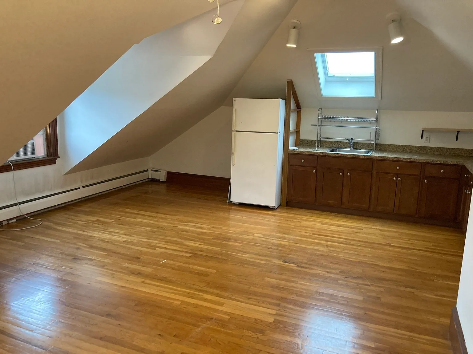 2 bed, 1.0 bath, 99999 sqft, $2,850 — Photo 4