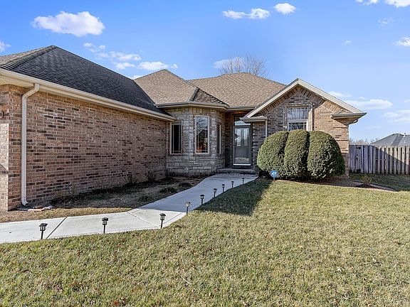 3rd image of 3969 N Springlawn Avenue