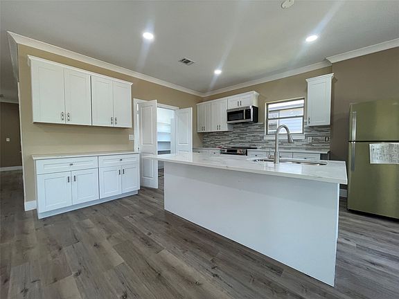 2nd image of 4313 Mountain Hollow Dr
