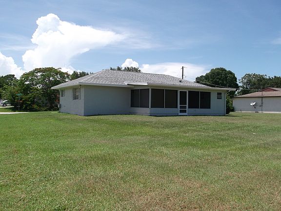 4th image of 501 NW Twylite Ter
