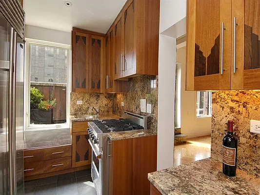 Sold by Sotheby's International Realty | media 25