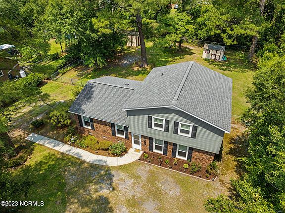 3rd image of 335 Pinecliff Drive