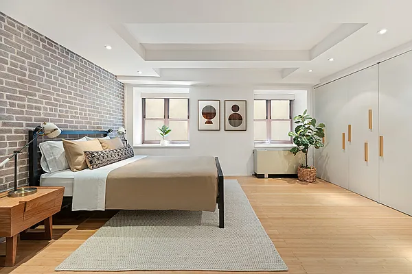Bedroom, photo 1