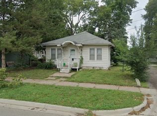 1834 SW Willow Ave, Topeka, KS 66606