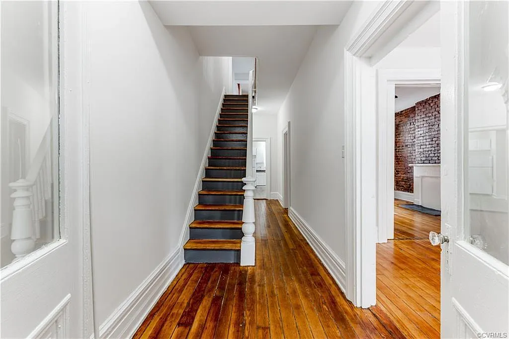 4 bed, 1816 sqft, $3,200 — Photo 2