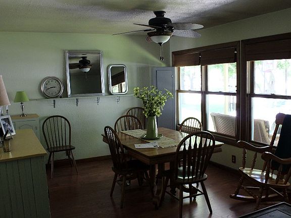 3rd image of 3330 Glenbrook Dr
