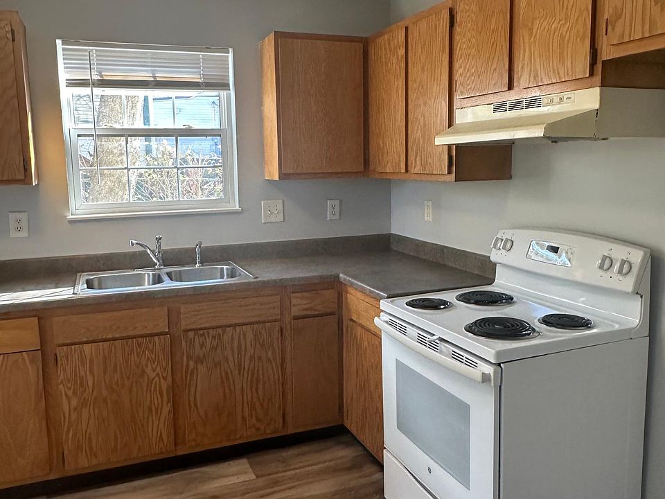 1st image of 4600 Freund St