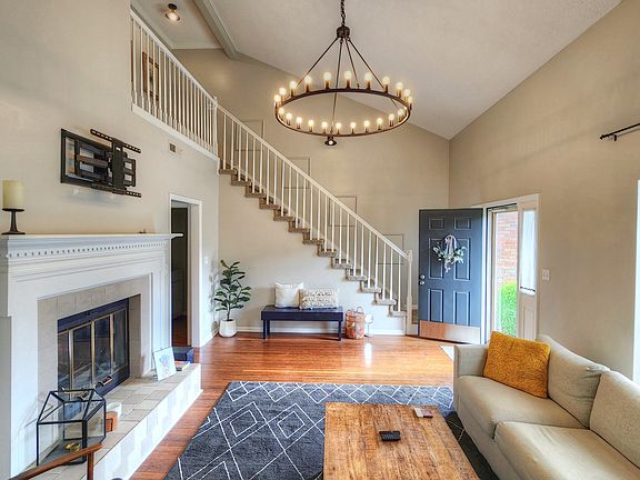 3rd image of 6946 Steeplechase Dr NW