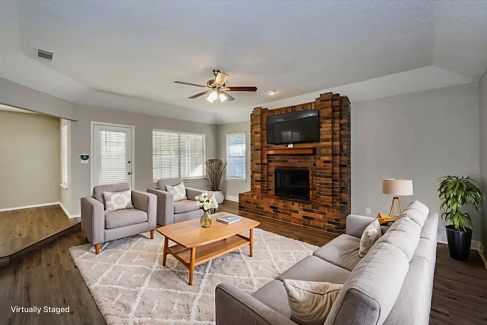 3 bed, 2.0 bath, 1804 sqft, $2,240 — Photo 4