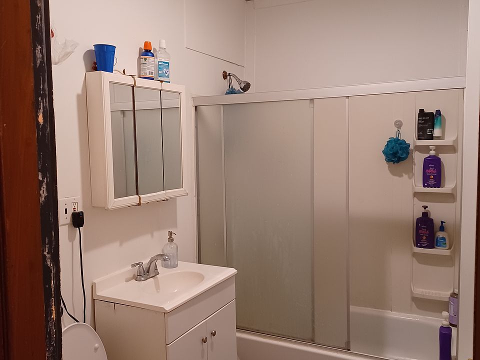 Spacious Bathroom